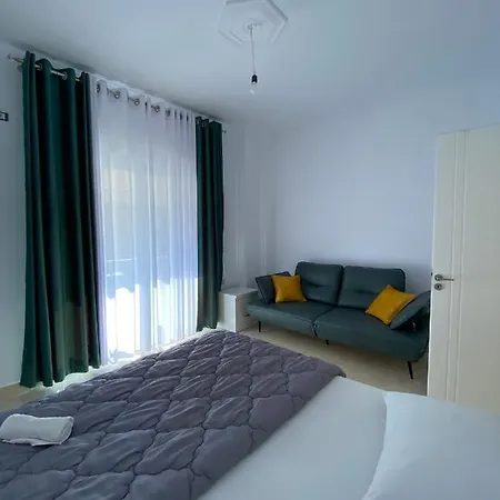 Kristal Hotel *