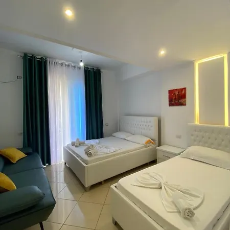 Kristal Hotel