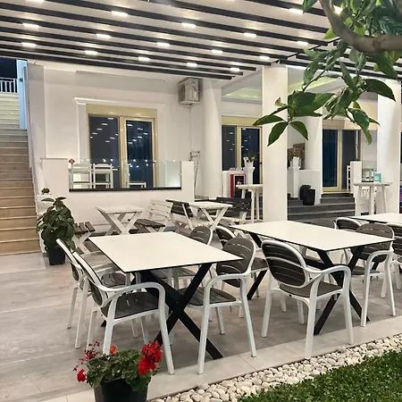 Kristal Hotel